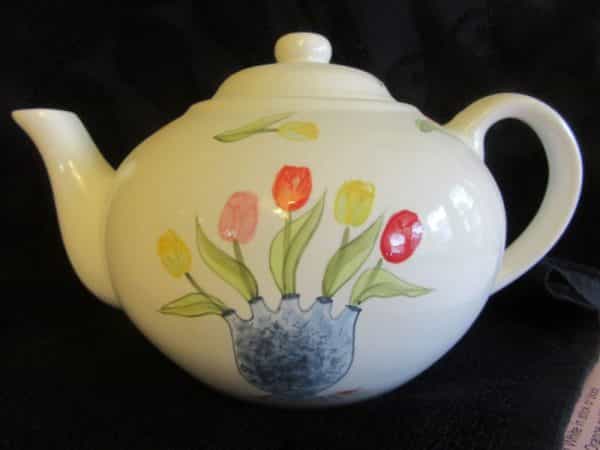 tulip teapot